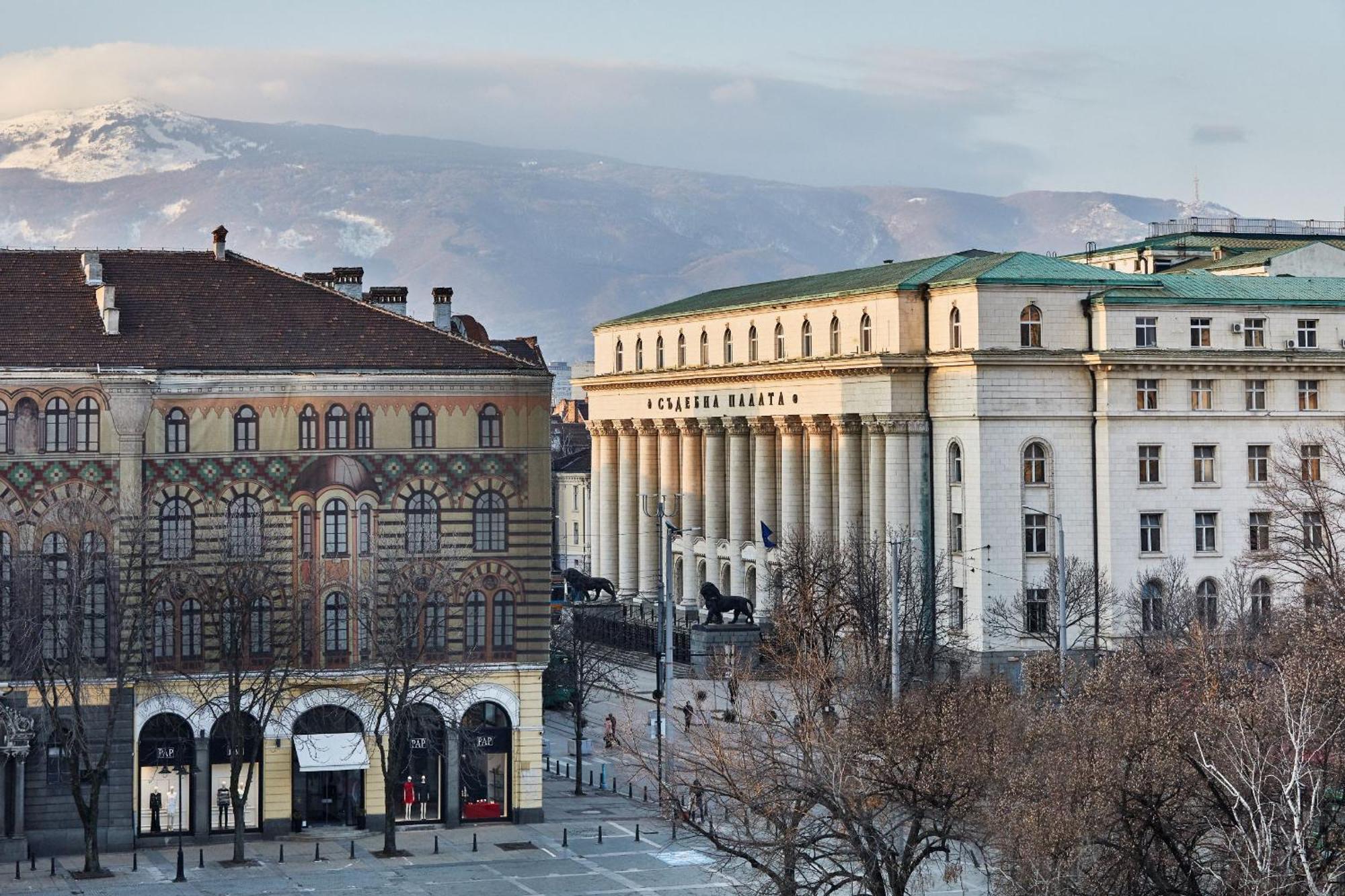 Sofia Balkan Palace Exterior photo The National Theatre