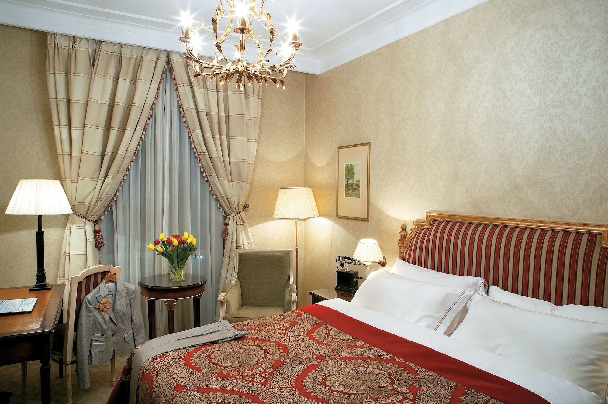Sofia Balkan Palace Exterior photo A room at the hotel