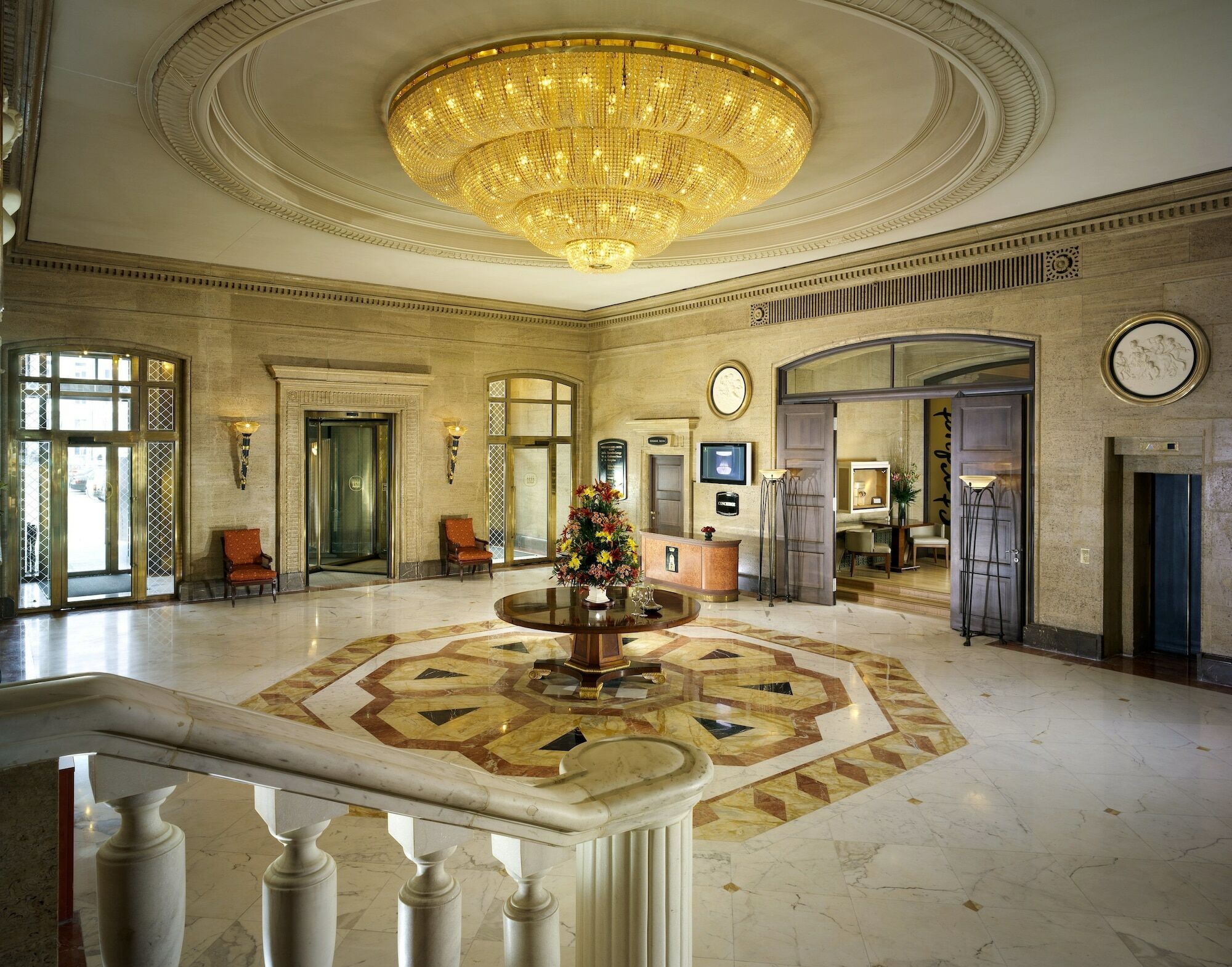 Sofia Balkan Palace Exterior photo Lobby